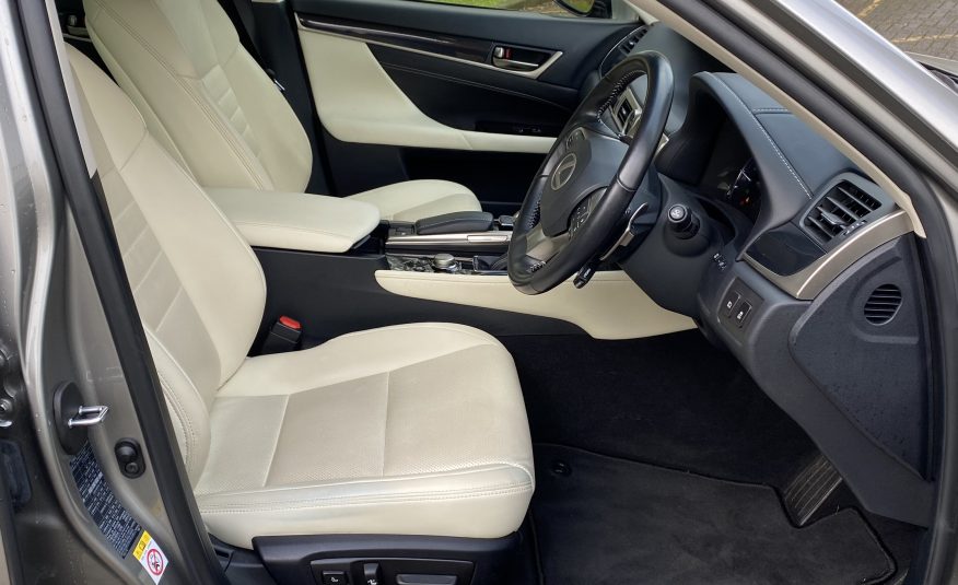 2017 Lexus GS 300h 2.5 Luxury 4DR Auto