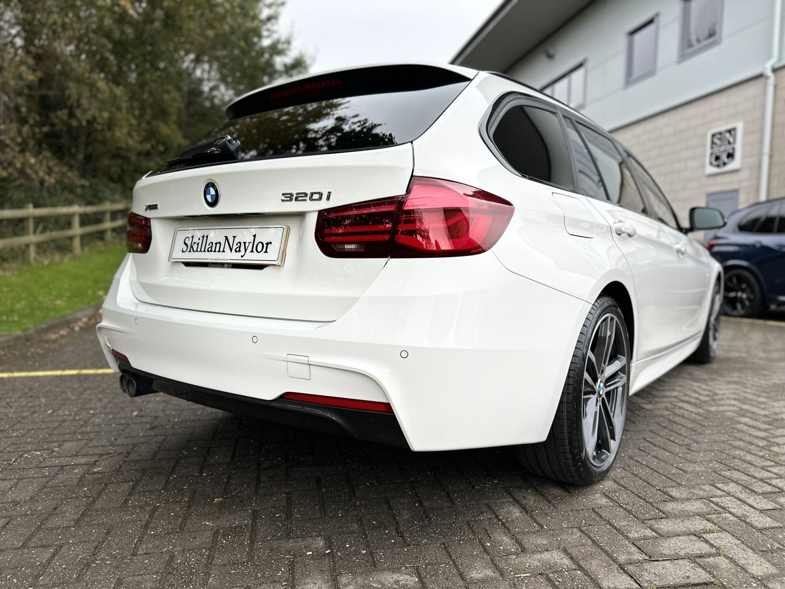 2019 BMW 320i xDrive M-Sport Shadow Edition Touring Auto