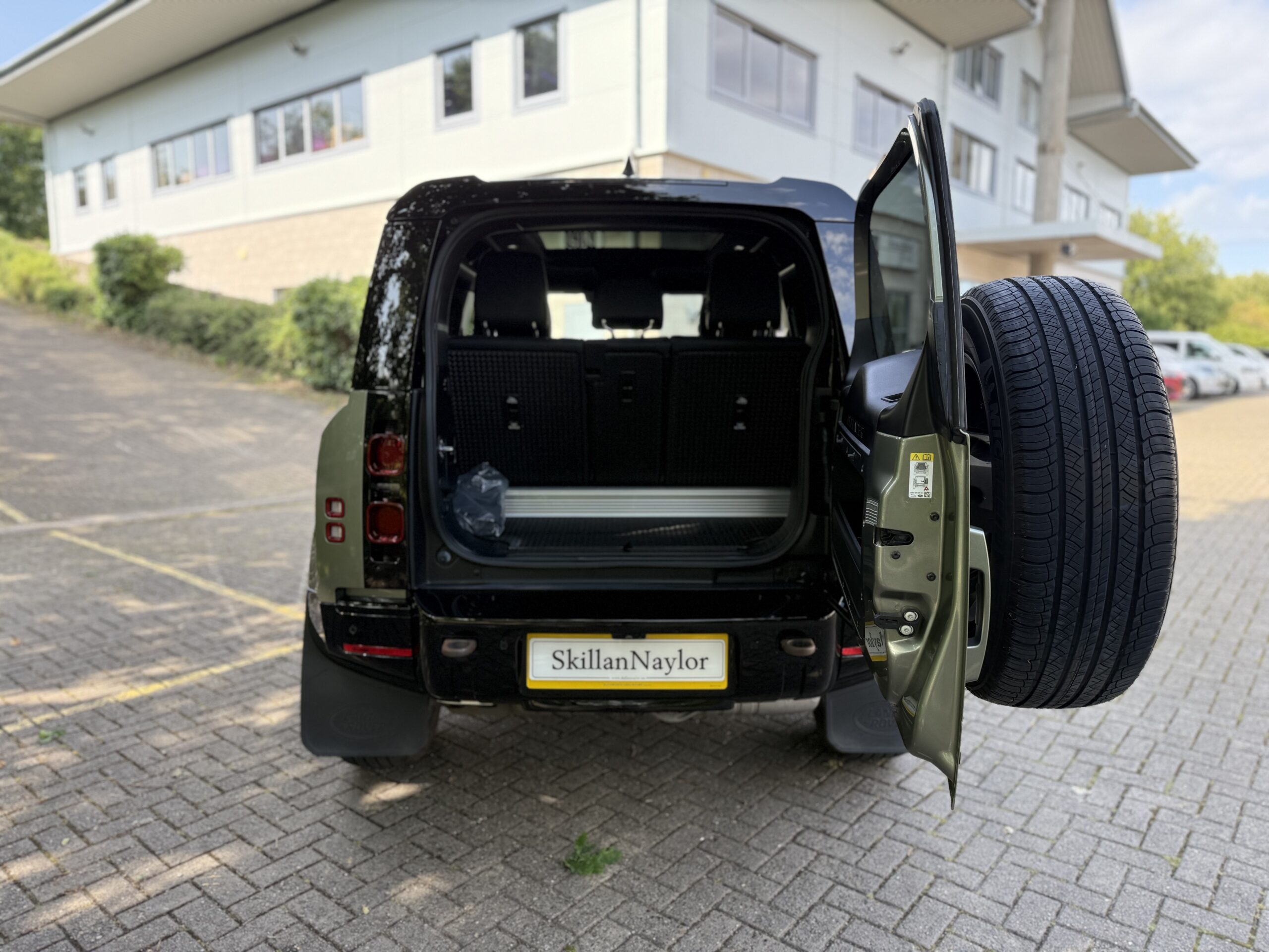 2022 Land Rover Defender 90 3.0 D250 X-Dynamic SE 3Dr Auto