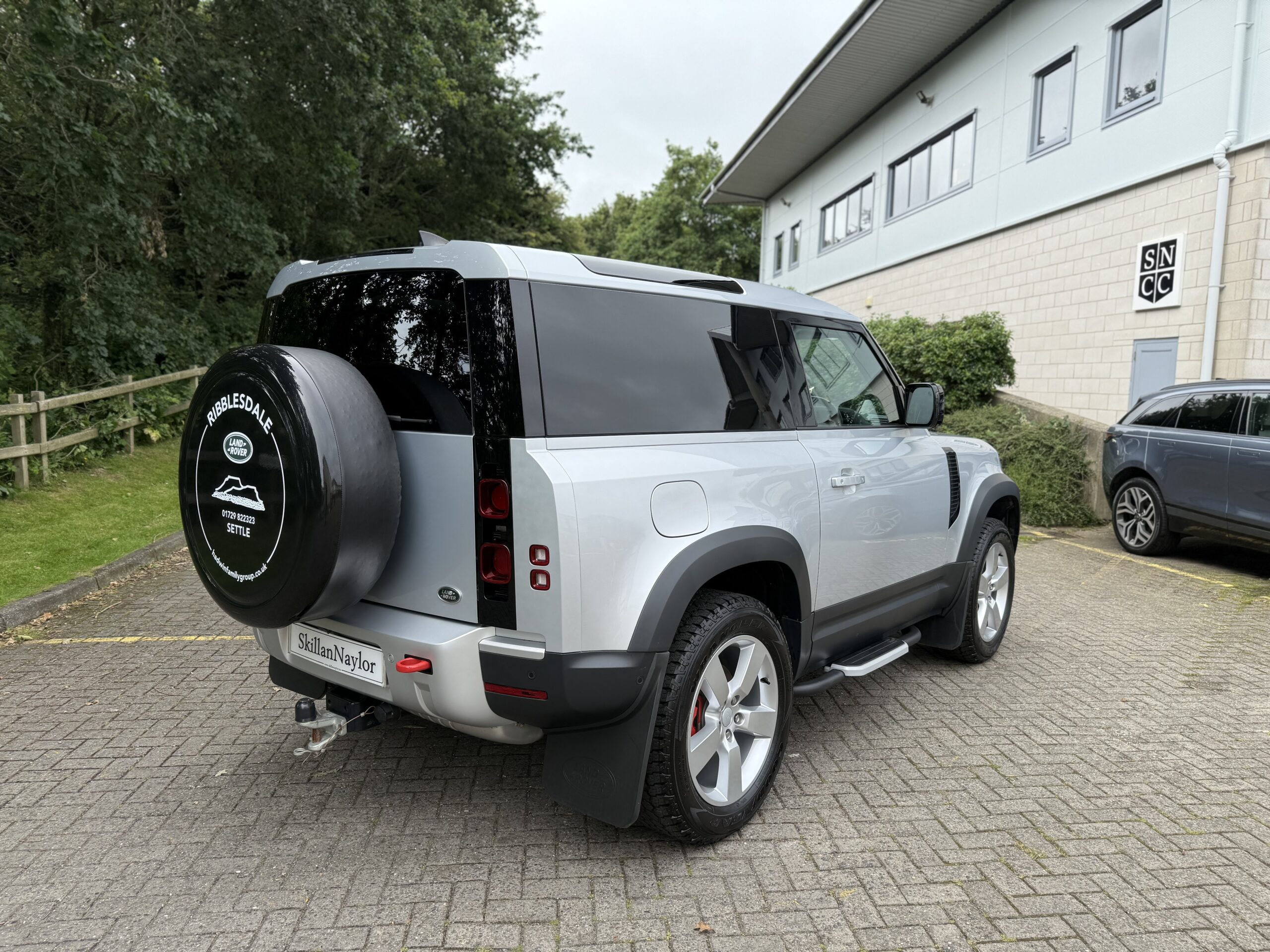 2022 Land Rover Defender 90 3.0 D250 Hard Top SE 3Dr Auto