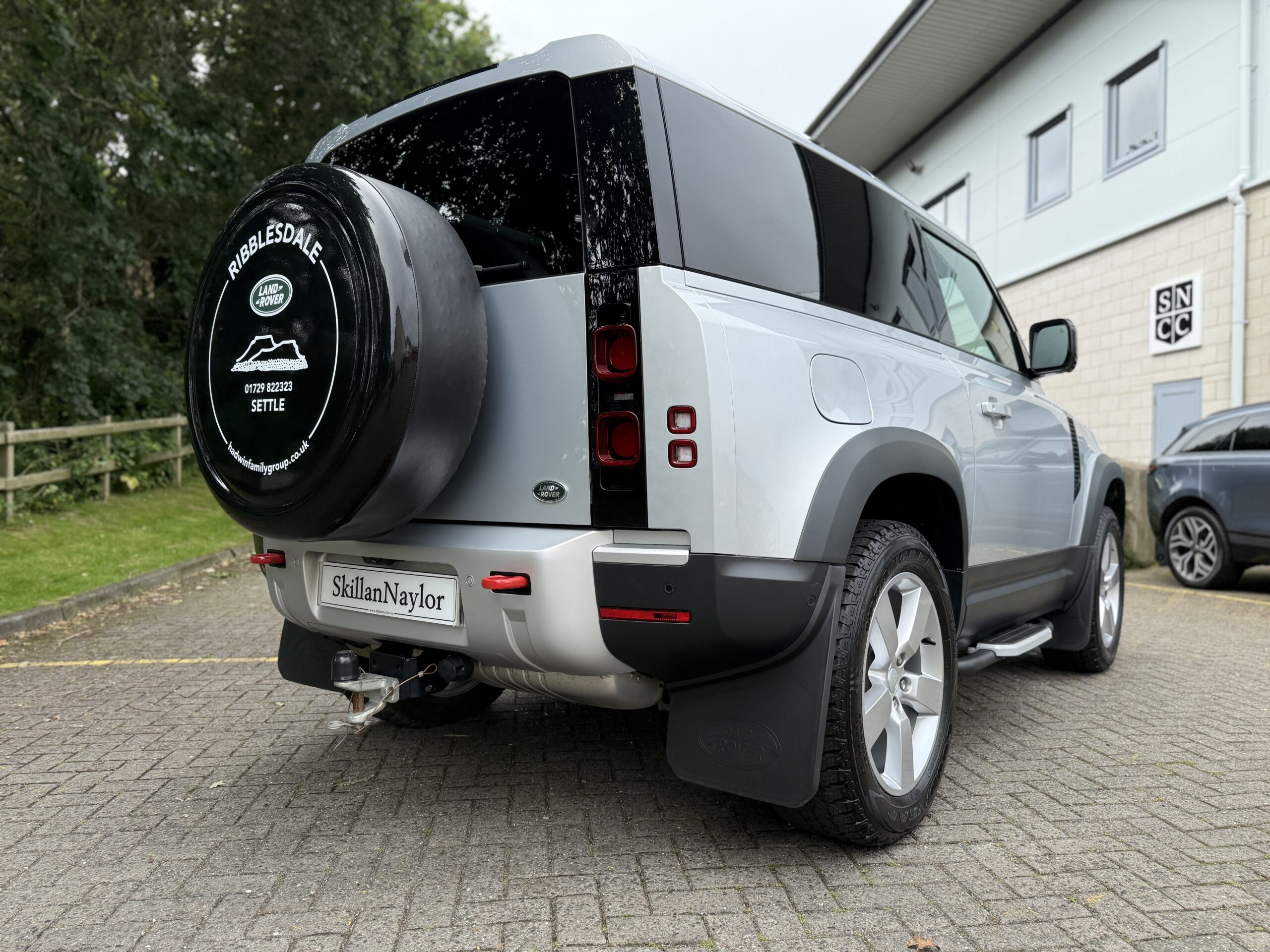 2022 Land Rover Defender 90 3.0 D250 Hard Top SE 3Dr Auto