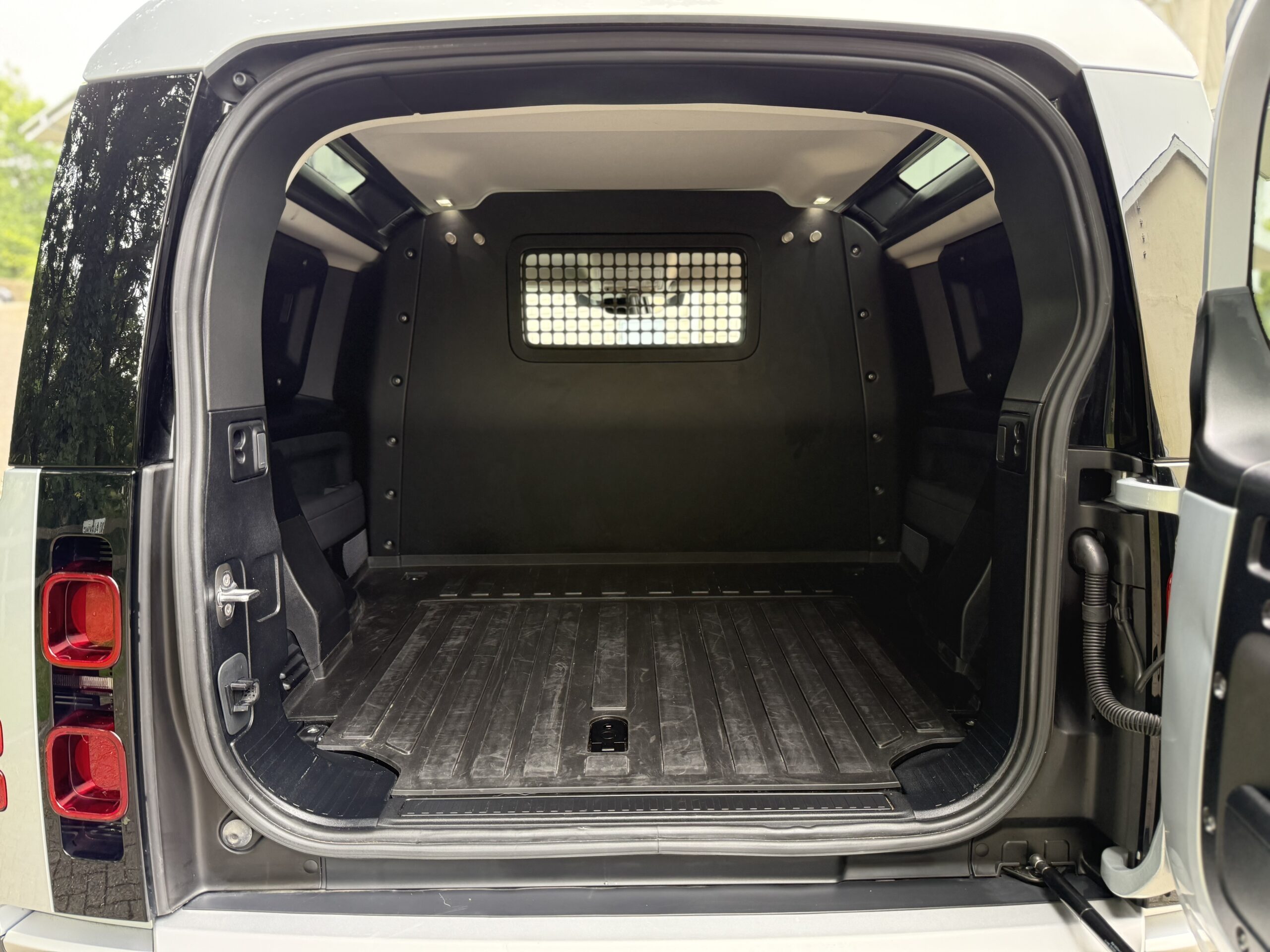 2022 Land Rover Defender 90 3.0 D250 Hard Top SE 3Dr Auto