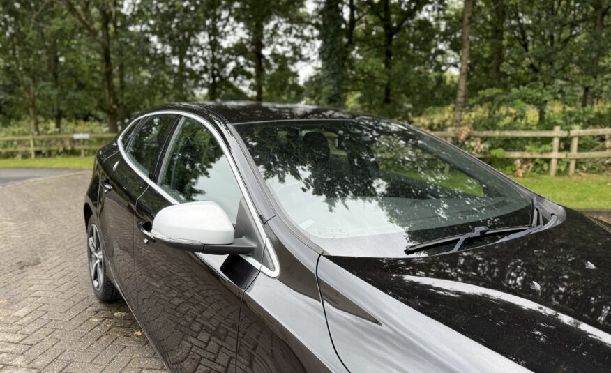 2018 Volvo V40 T3 2.0 R Design Nav+ 5Dr