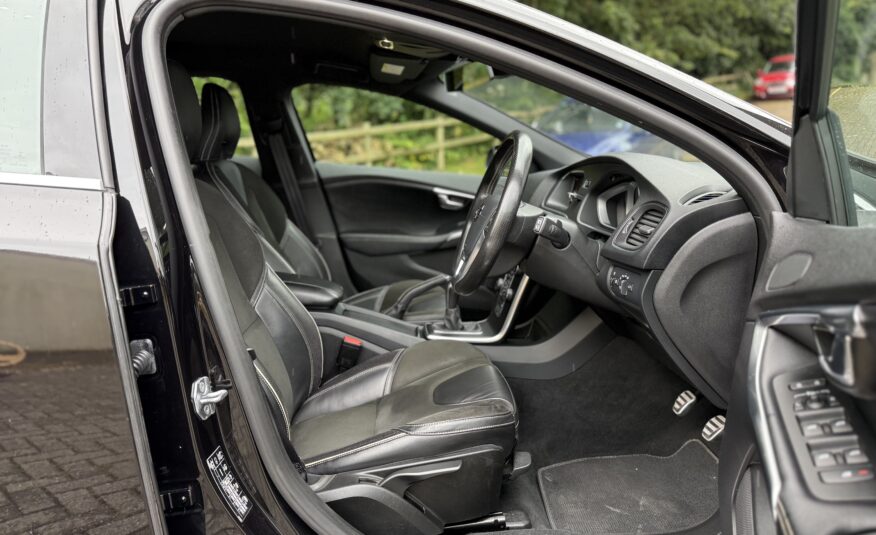 2018 Volvo V40 T3 2.0 R Design Nav+ 5Dr
