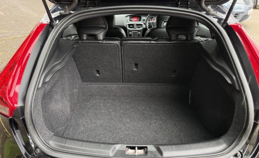 2018 Volvo V40 T3 2.0 R Design Nav+ 5Dr