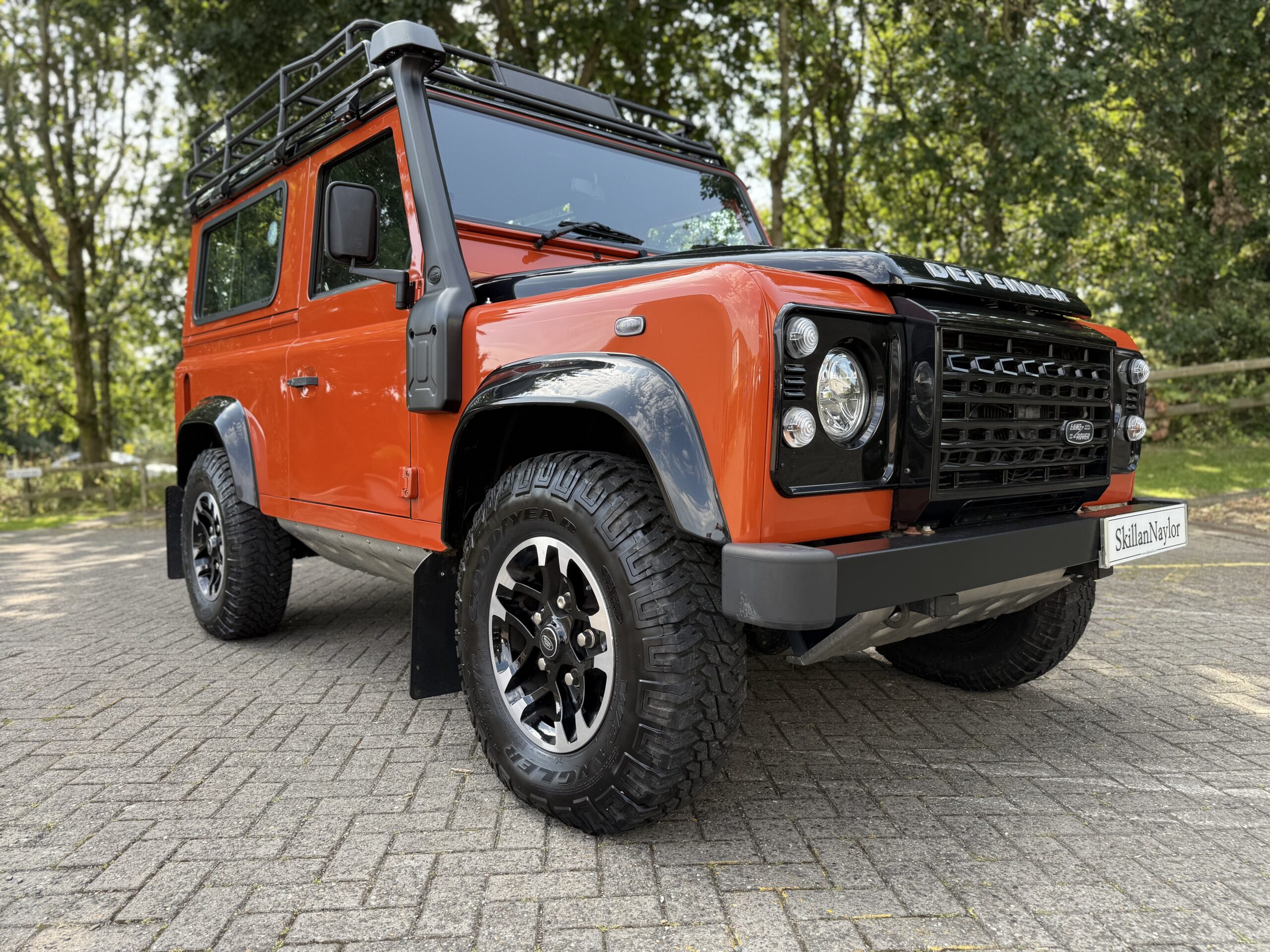 2016 Land Rover Defender 90 2.2 TDCI Adventure