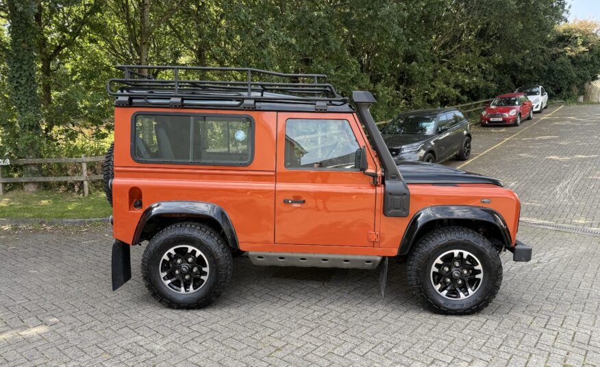2016 Land Rover Defender 90 2.2 TDCI Adventure