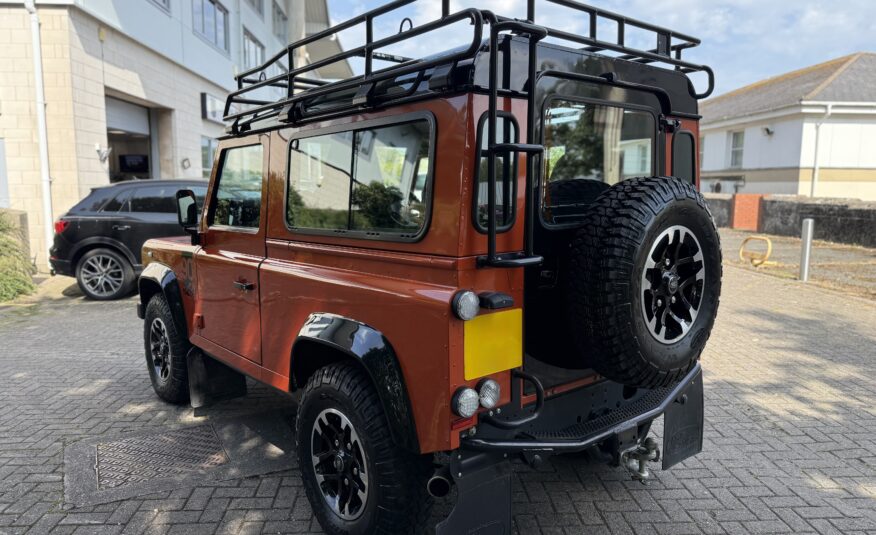 2016 Land Rover Defender 90 2.2 TDCI Adventure