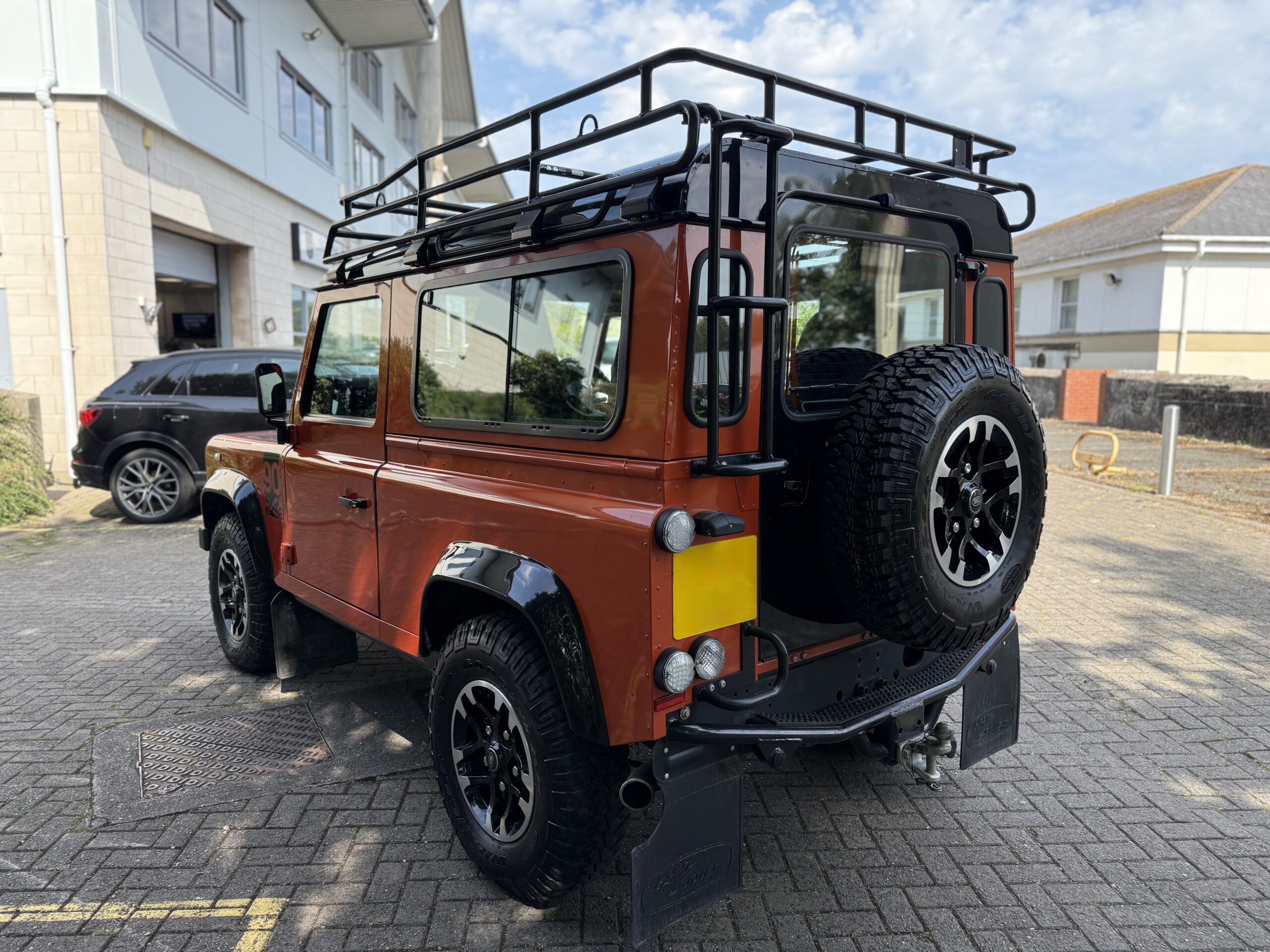 2016 Land Rover Defender 90 2.2 TDCI Adventure