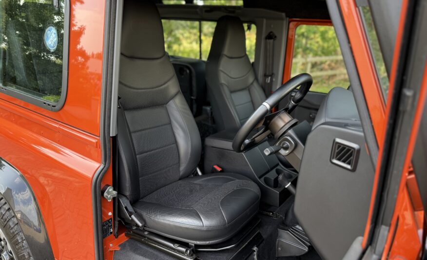 2016 Land Rover Defender 90 2.2 TDCI Adventure