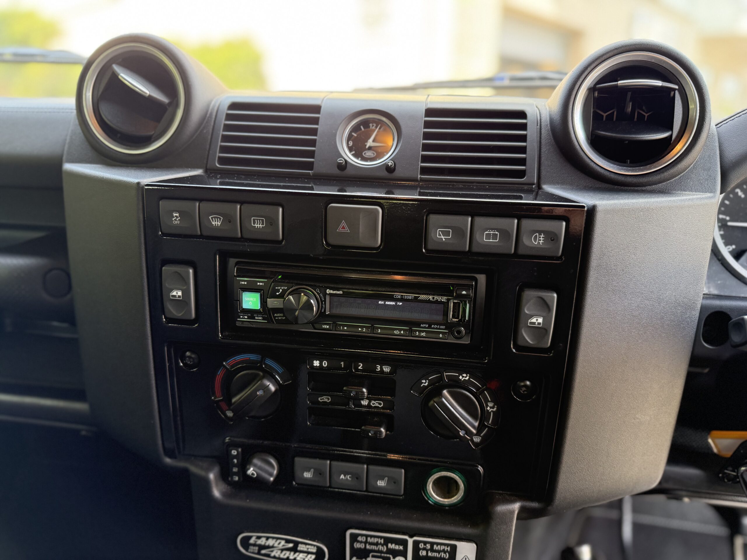 2016 Land Rover Defender 90 2.2 TDCI Adventure