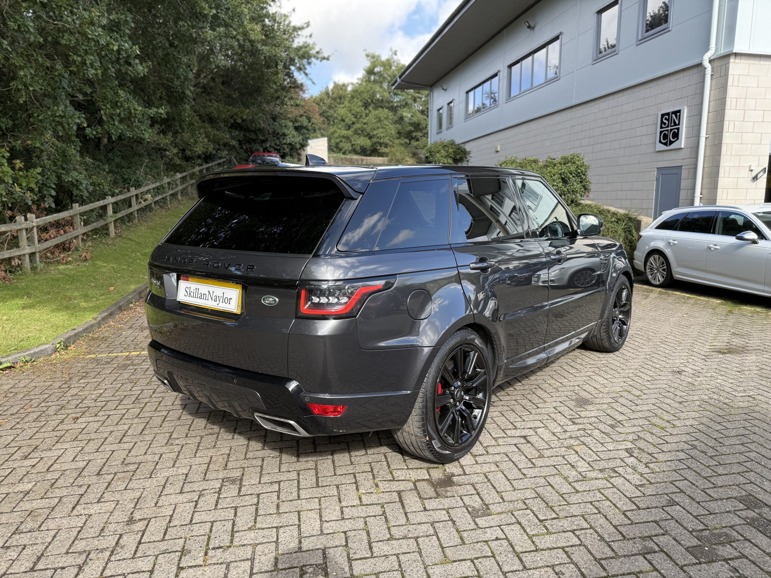 2021 Range Rover Sport 2.0 P400e HSE Dynamic Black 5Dr Auto
