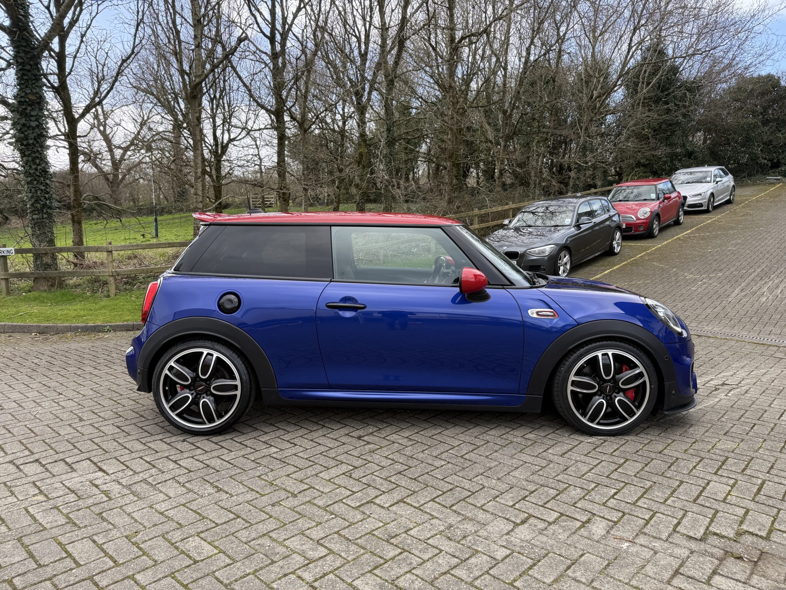 Vehicle Detail (Mobile)