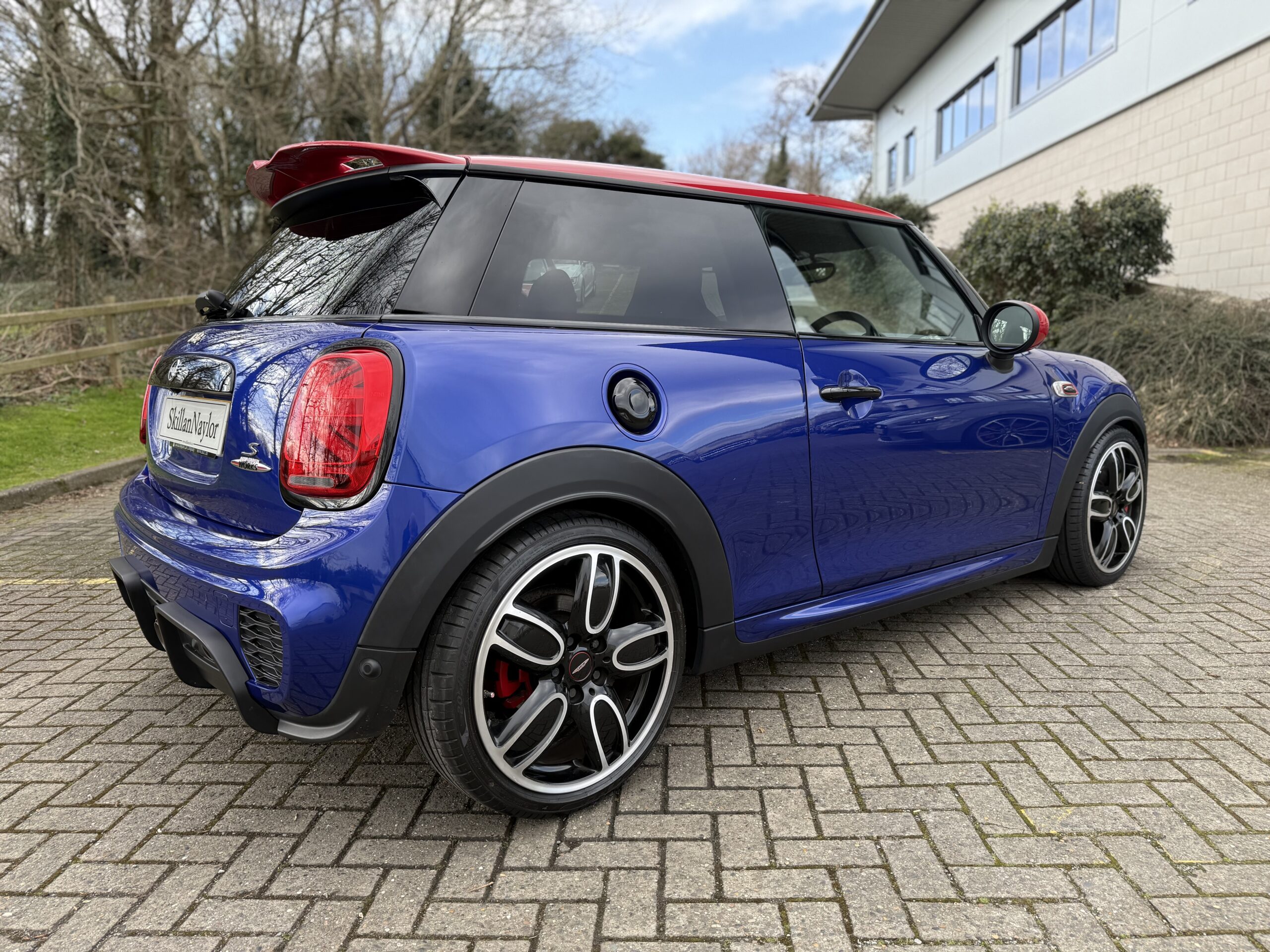 Vehicle Detail (Mobile)