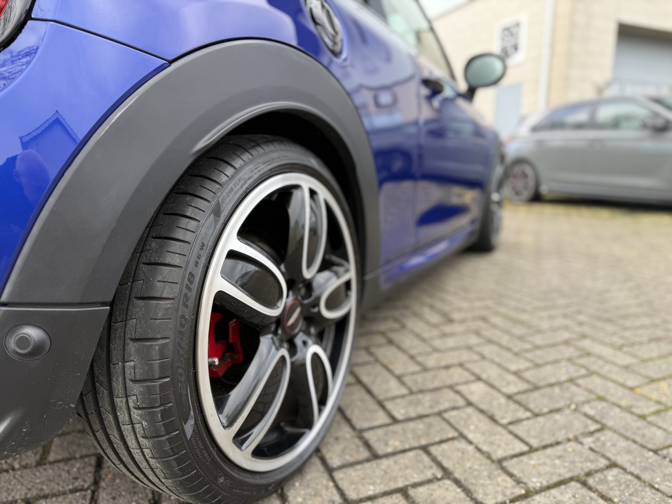 Vehicle Detail (Mobile)