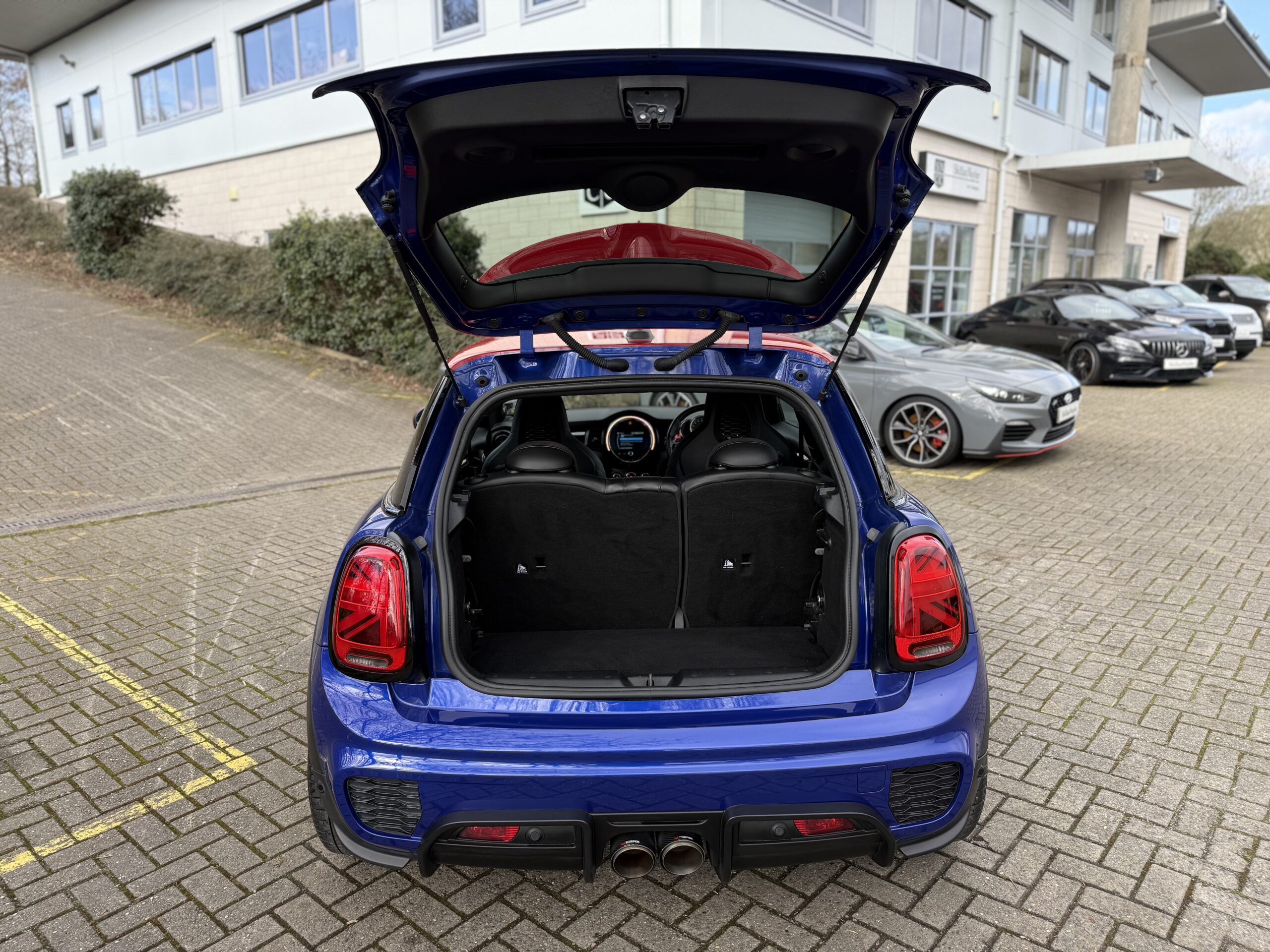 Vehicle Detail (Mobile)