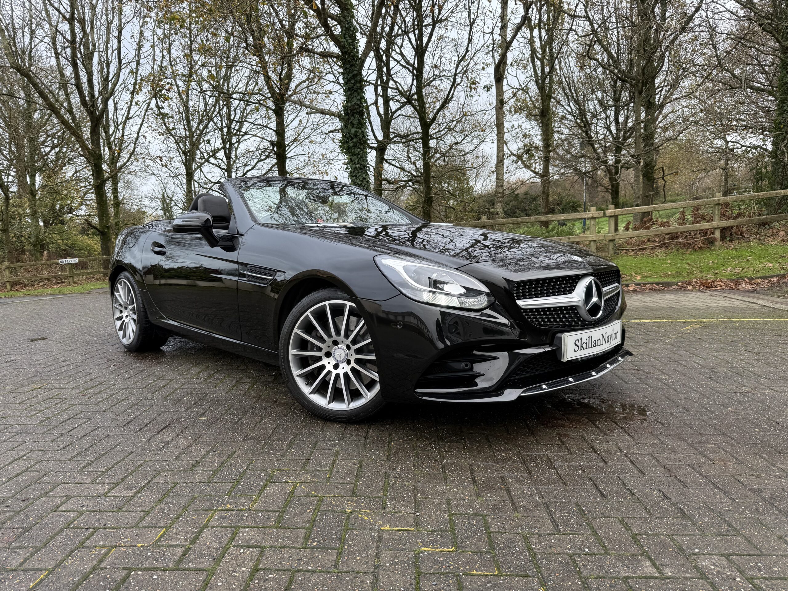 2017 Mercedes SLC 300 AMG Line Roadster 9G-Tronic Auto