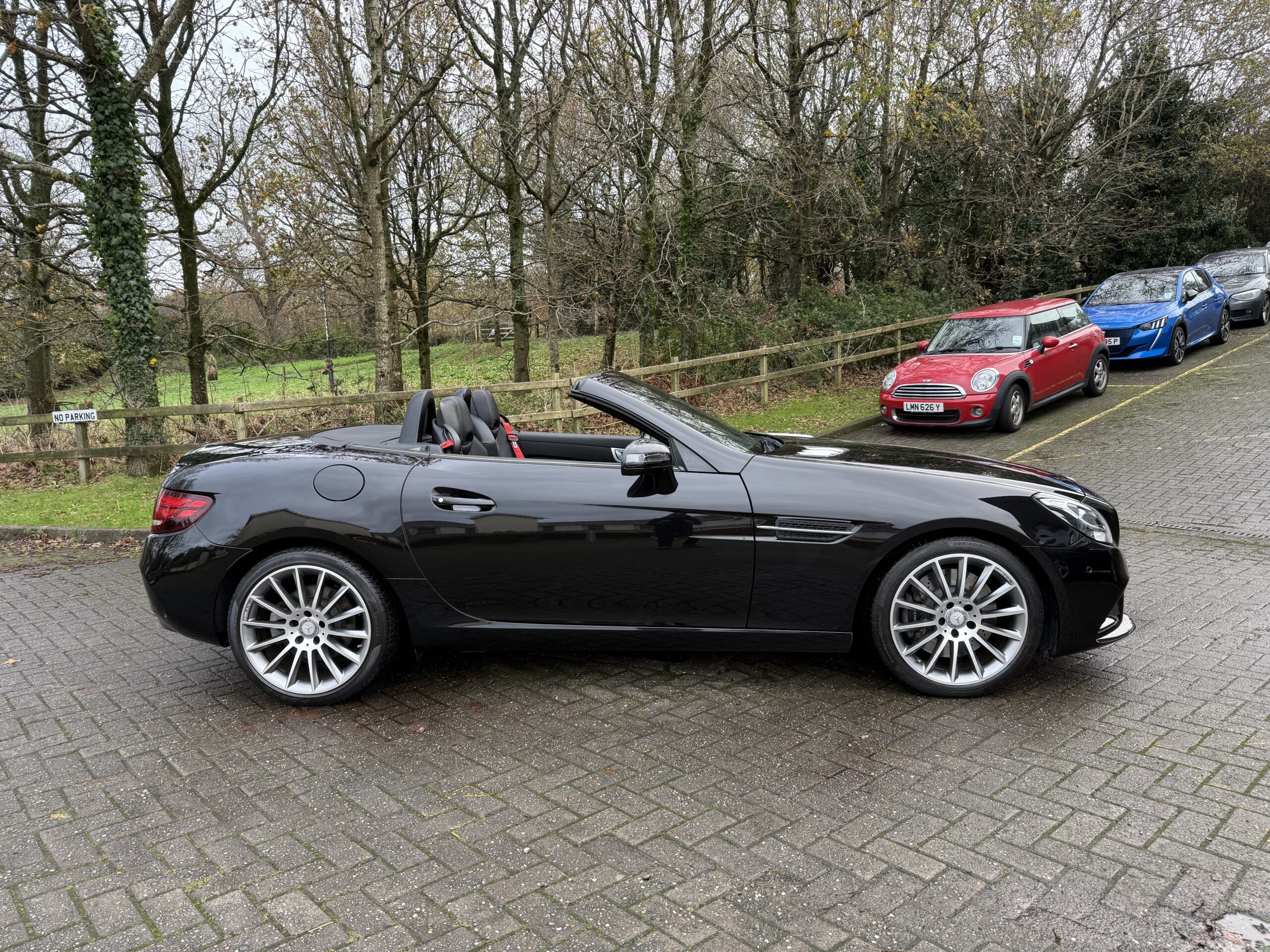 2017 Mercedes SLC 300 AMG Line Roadster 9G-Tronic Auto