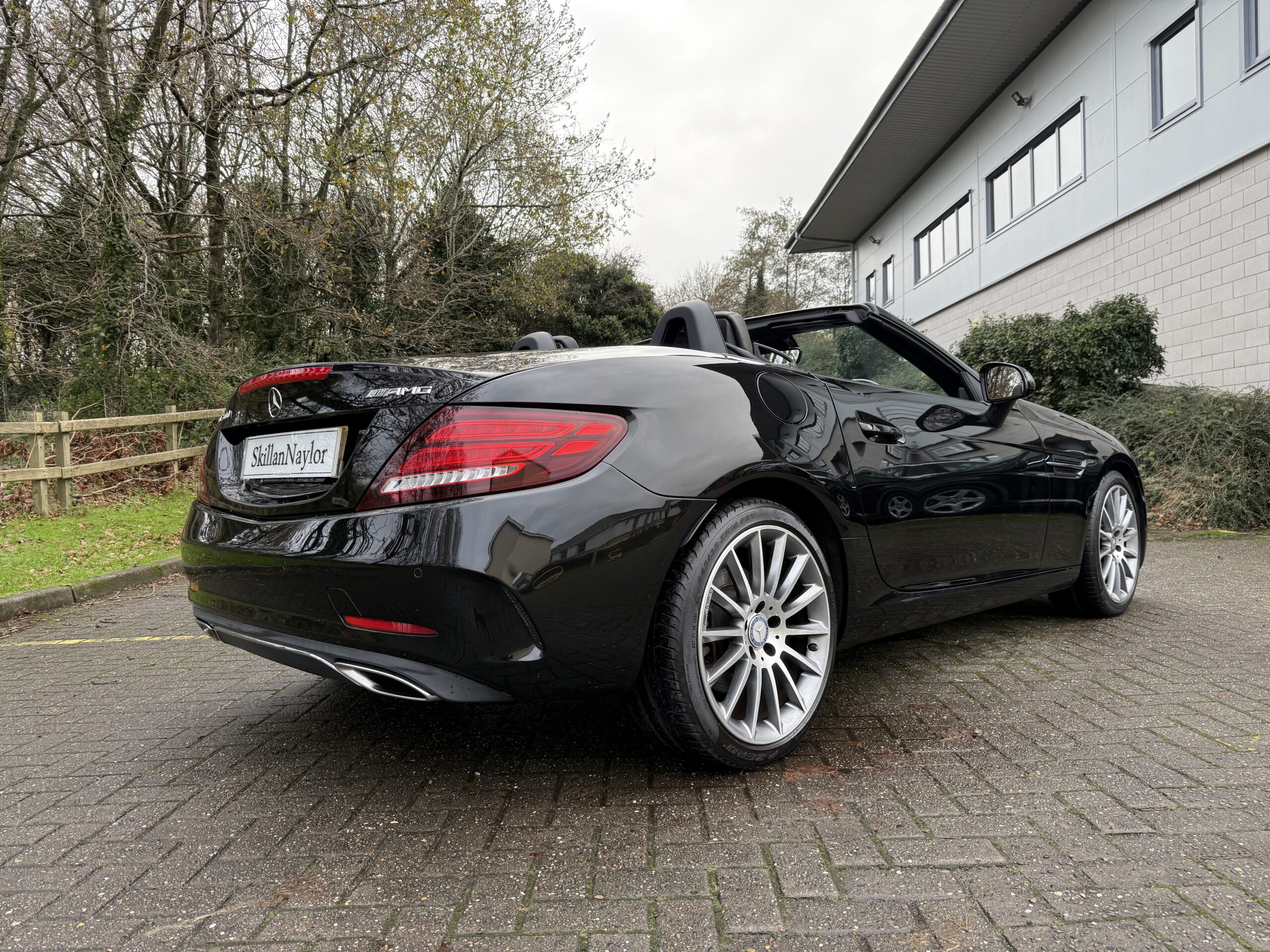 2017 Mercedes SLC 300 AMG Line Roadster 9G-Tronic Auto