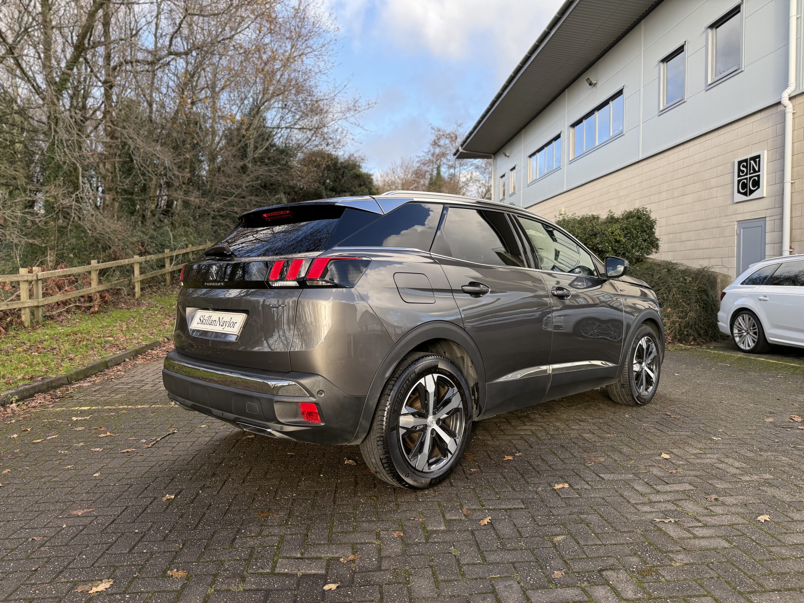 Vehicle Detail (Mobile)