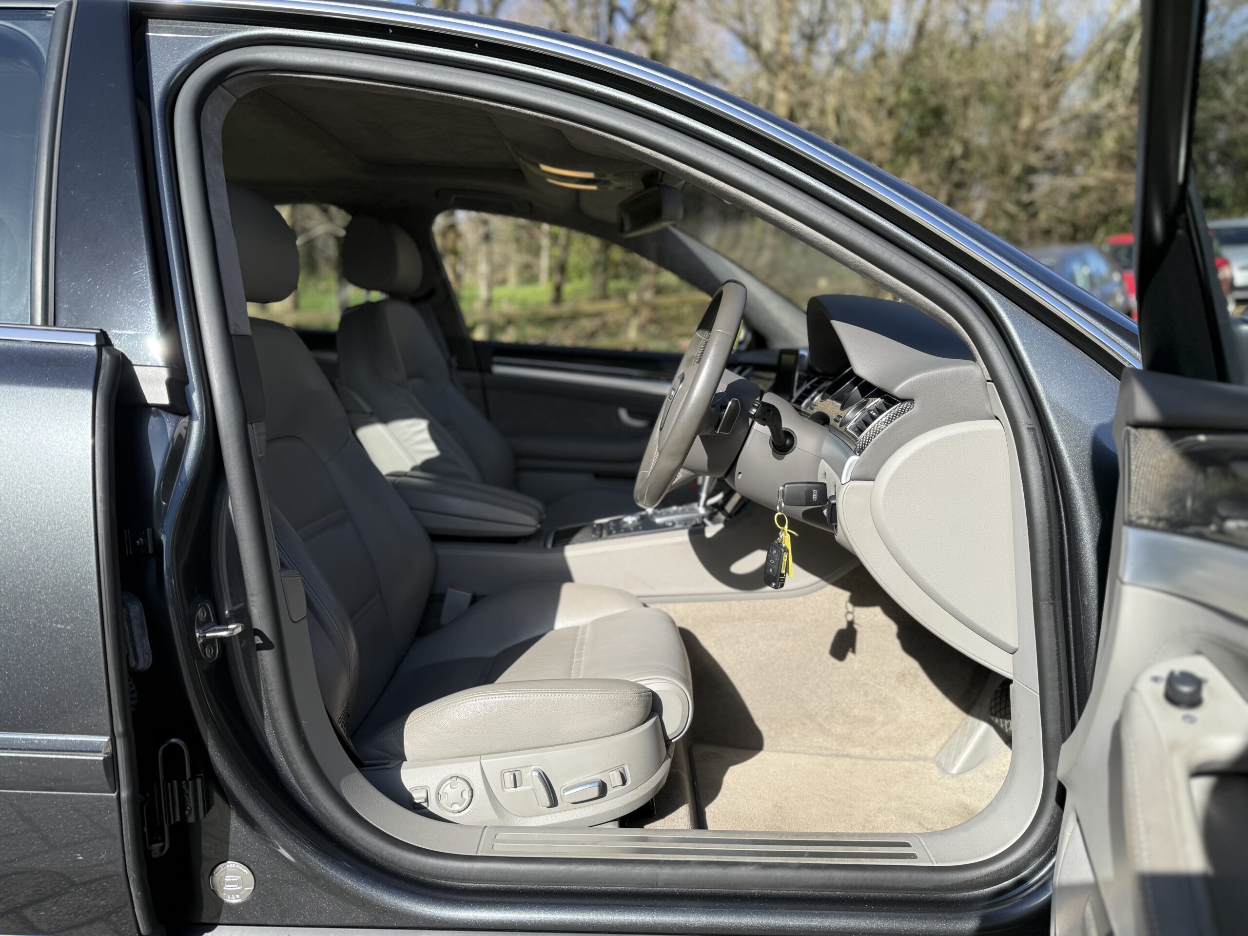 Vehicle Detail (Mobile)