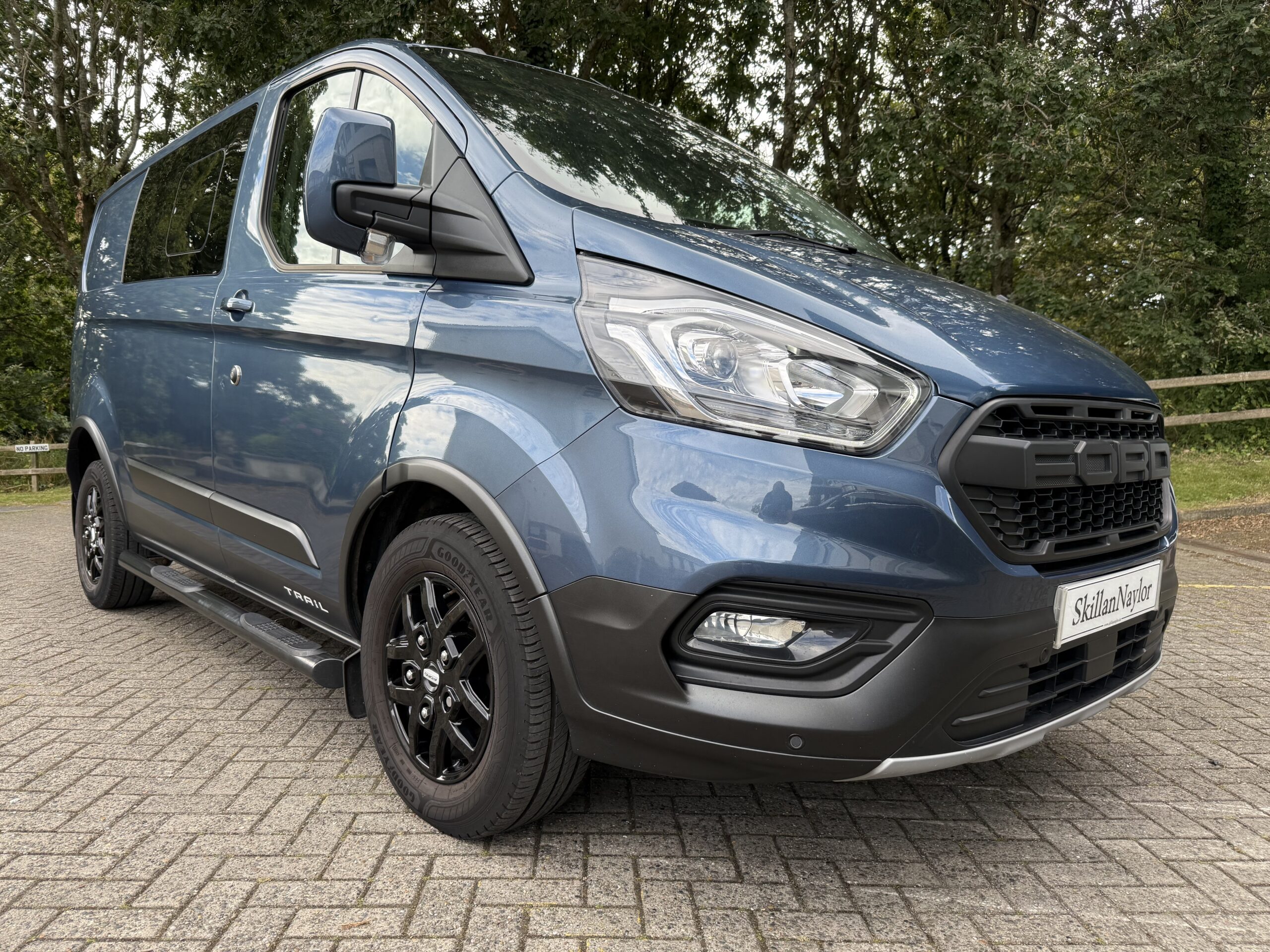 2021 Ford Transit Custom 320 L1 2.0 EcoBlue 170 D/Cab Trail