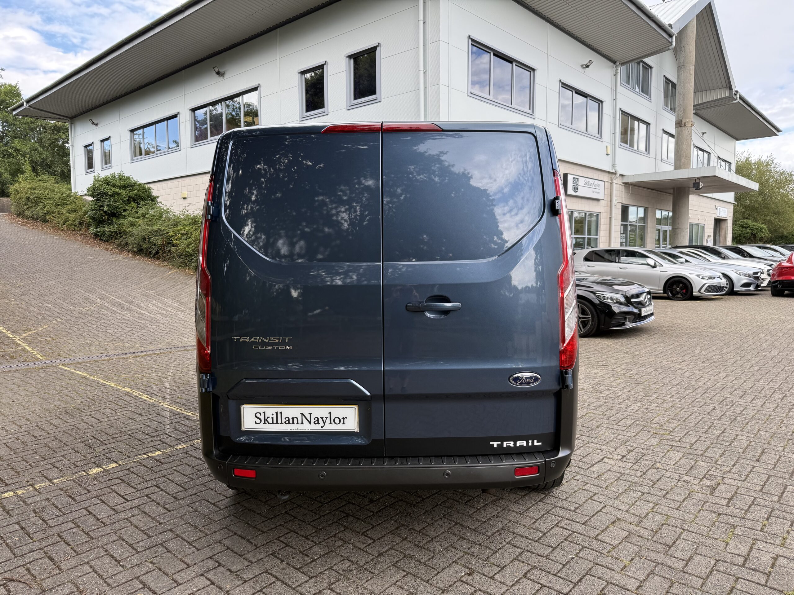 2021 Ford Transit Custom 320 L1 2.0 EcoBlue 170 D/Cab Trail