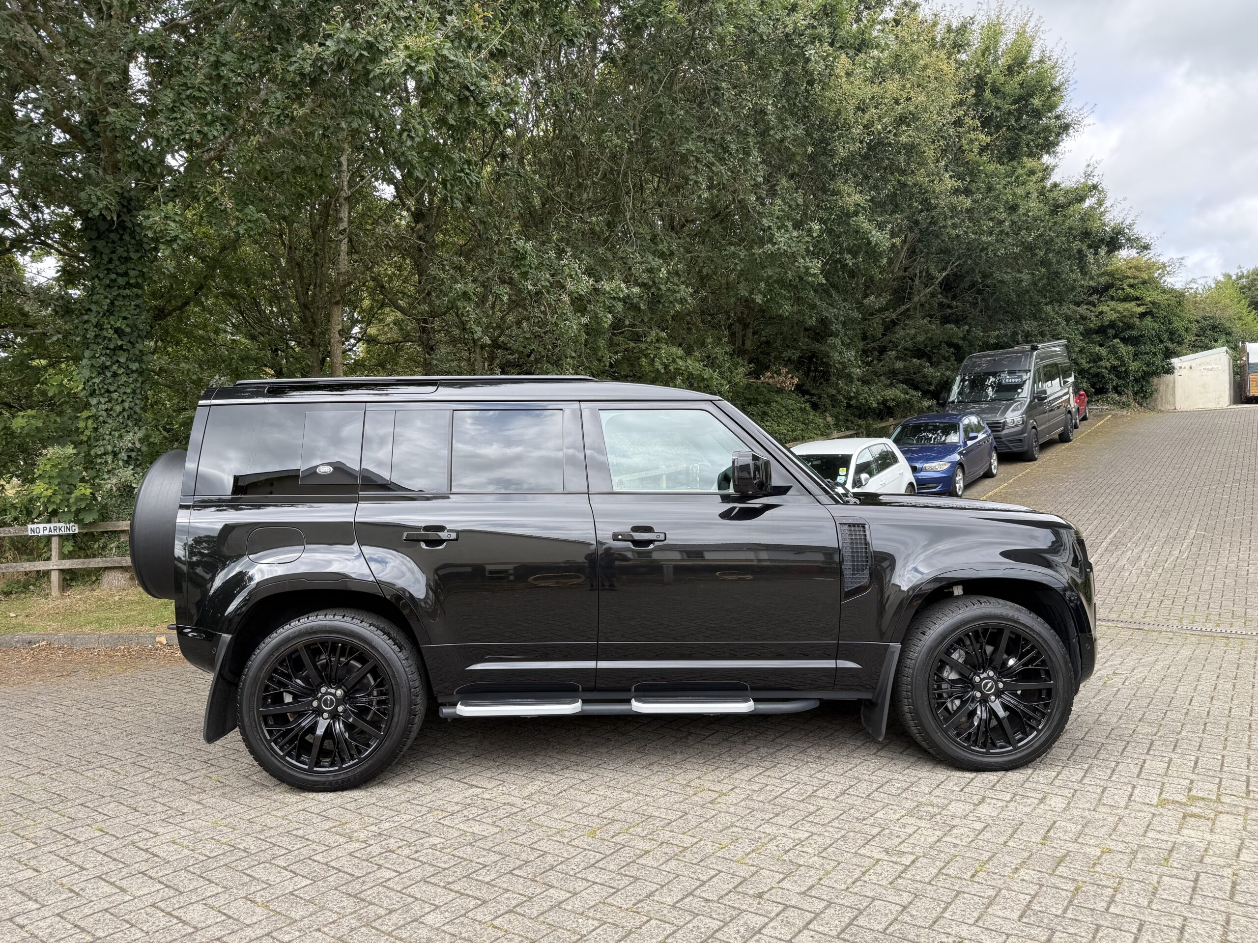 2022 Land Rover Defender 110 2.0 P400e x-Dynamic HSE 5Dr Auto