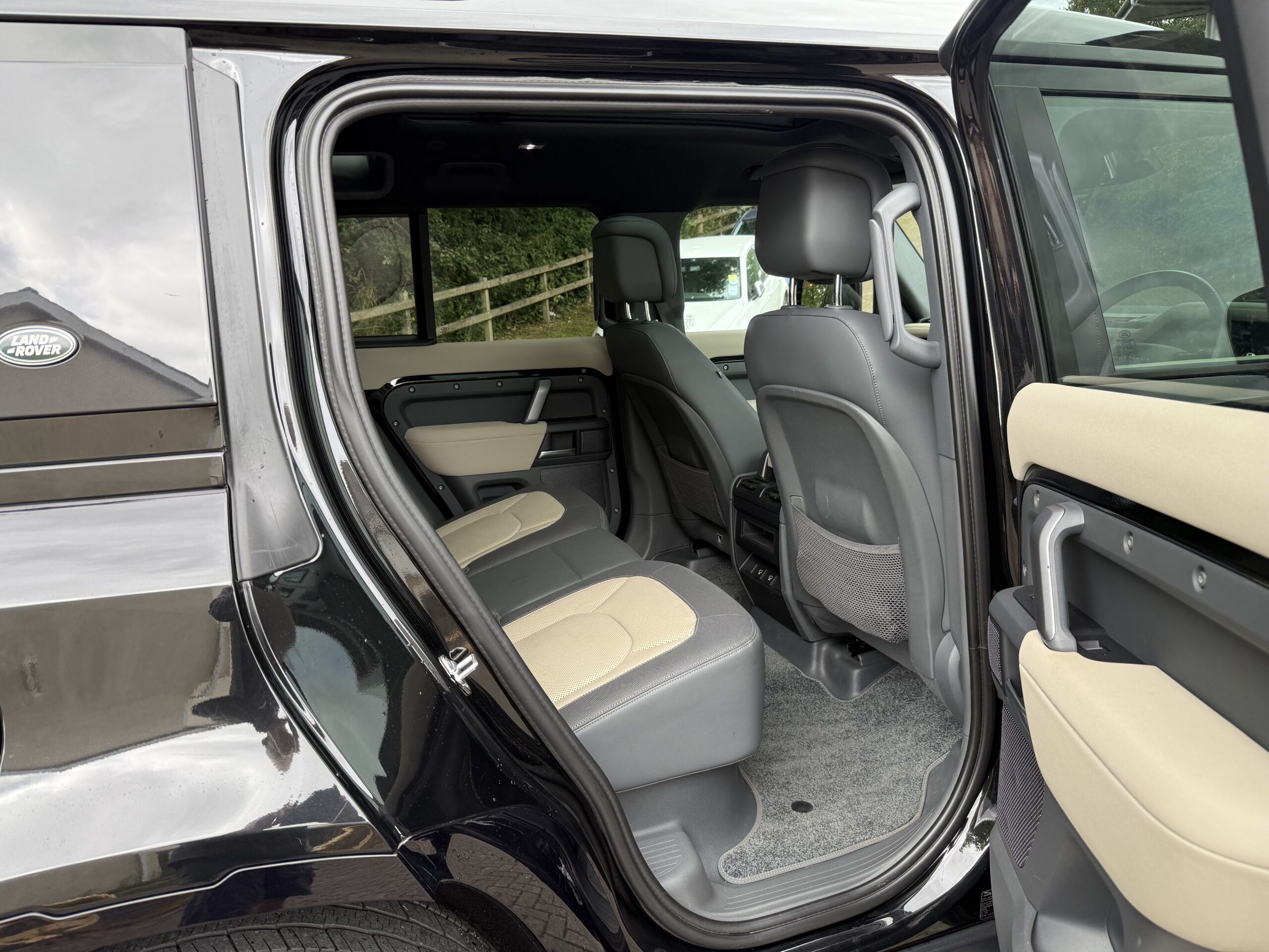 2022 Land Rover Defender 110 2.0 P400e x-Dynamic HSE 5Dr Auto