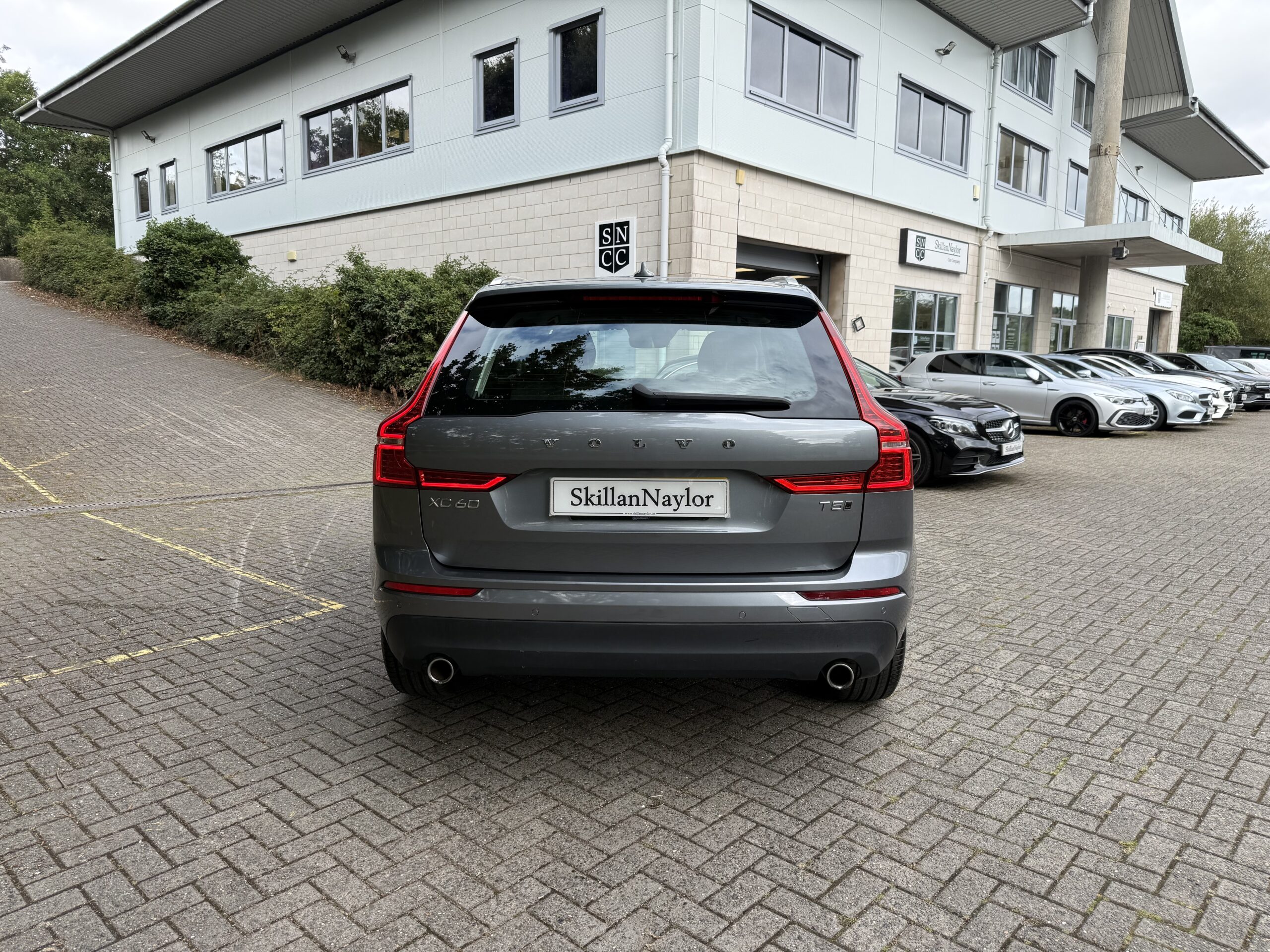 2018 Volvo XC60 2.0 T5 Momentum AWD 5Dr Auto