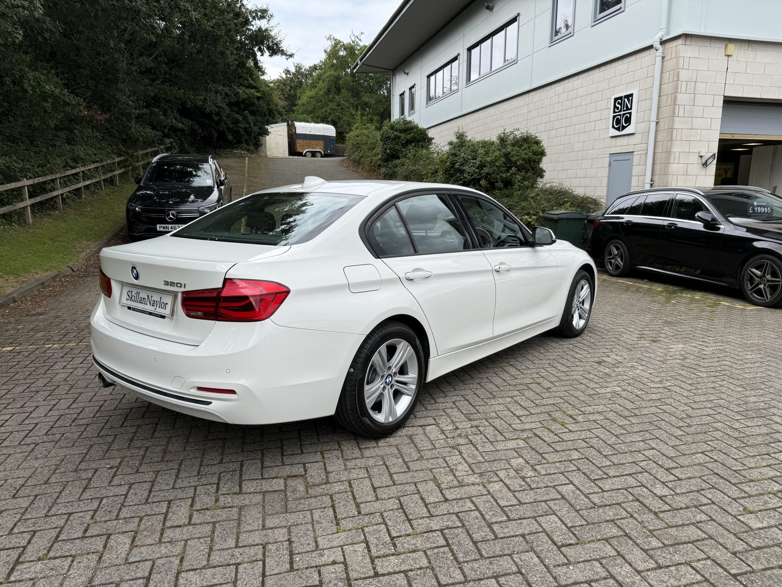 2018 BMW 320i Sport 4Dr Auto