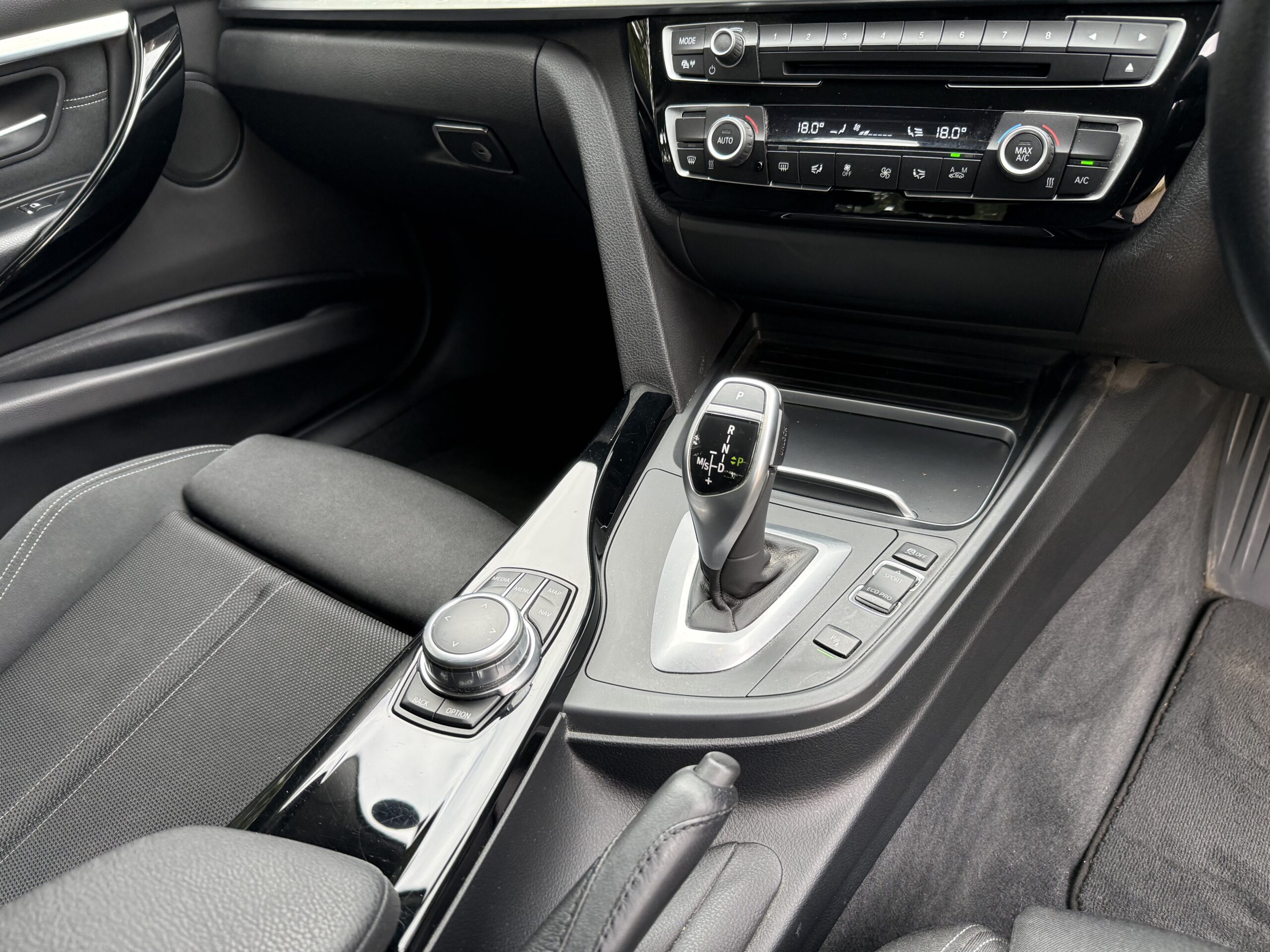 2018 BMW 320i Sport 4Dr Auto