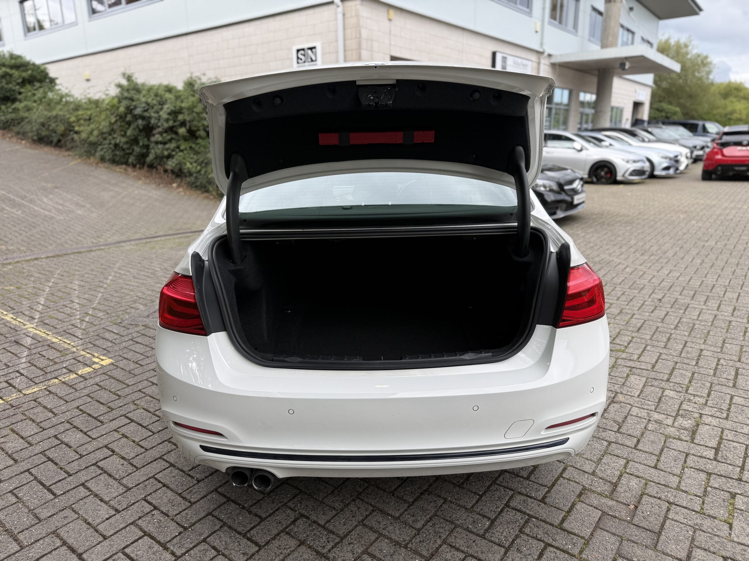 2018 BMW 320i Sport 4Dr Auto