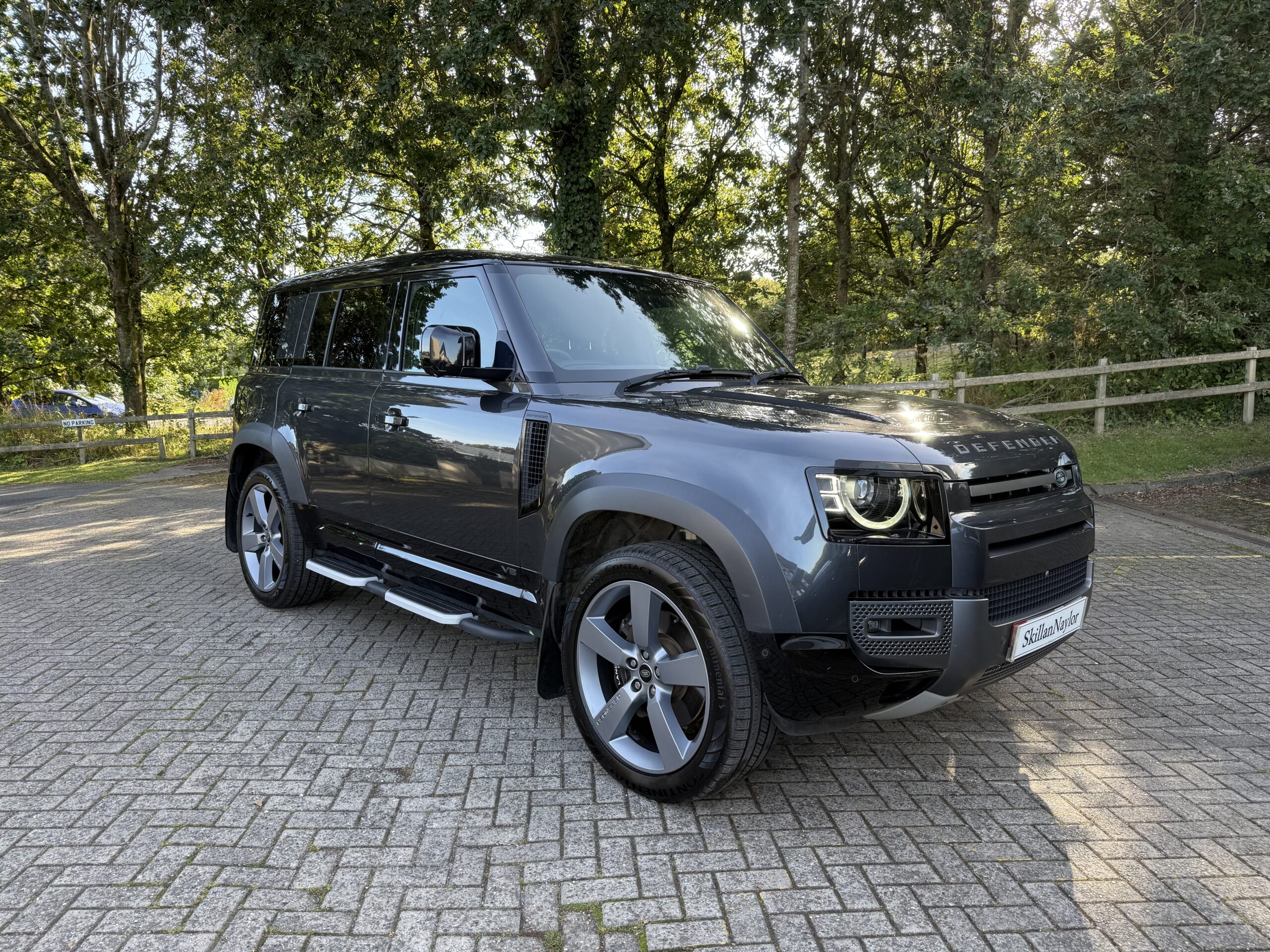 2022 Land Rover Defender 110 5.0 P525 Supercharged V8 5Dr Auto