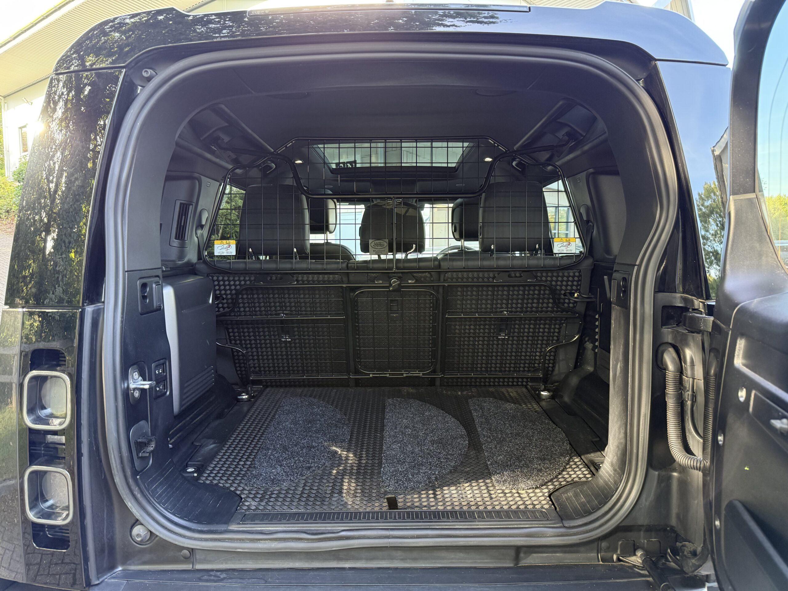 2022 Land Rover Defender 110 5.0 P525 Supercharged V8 5Dr Auto